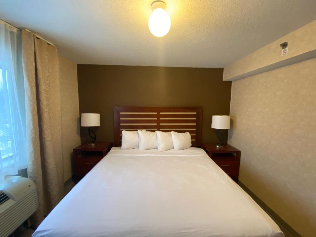 Wyndham Garden Grand Rapids Airport Hotell Cascade Exteriör bild