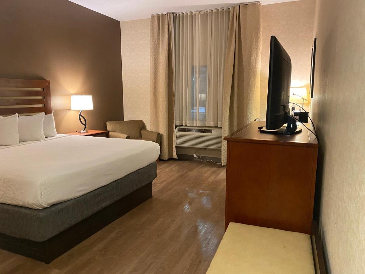 Wyndham Garden Grand Rapids Airport Hotell Cascade Exteriör bild